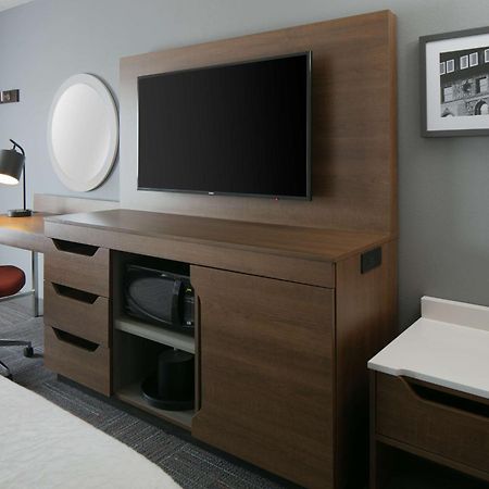 Hampton Inn Dubuque Εξωτερικό φωτογραφία