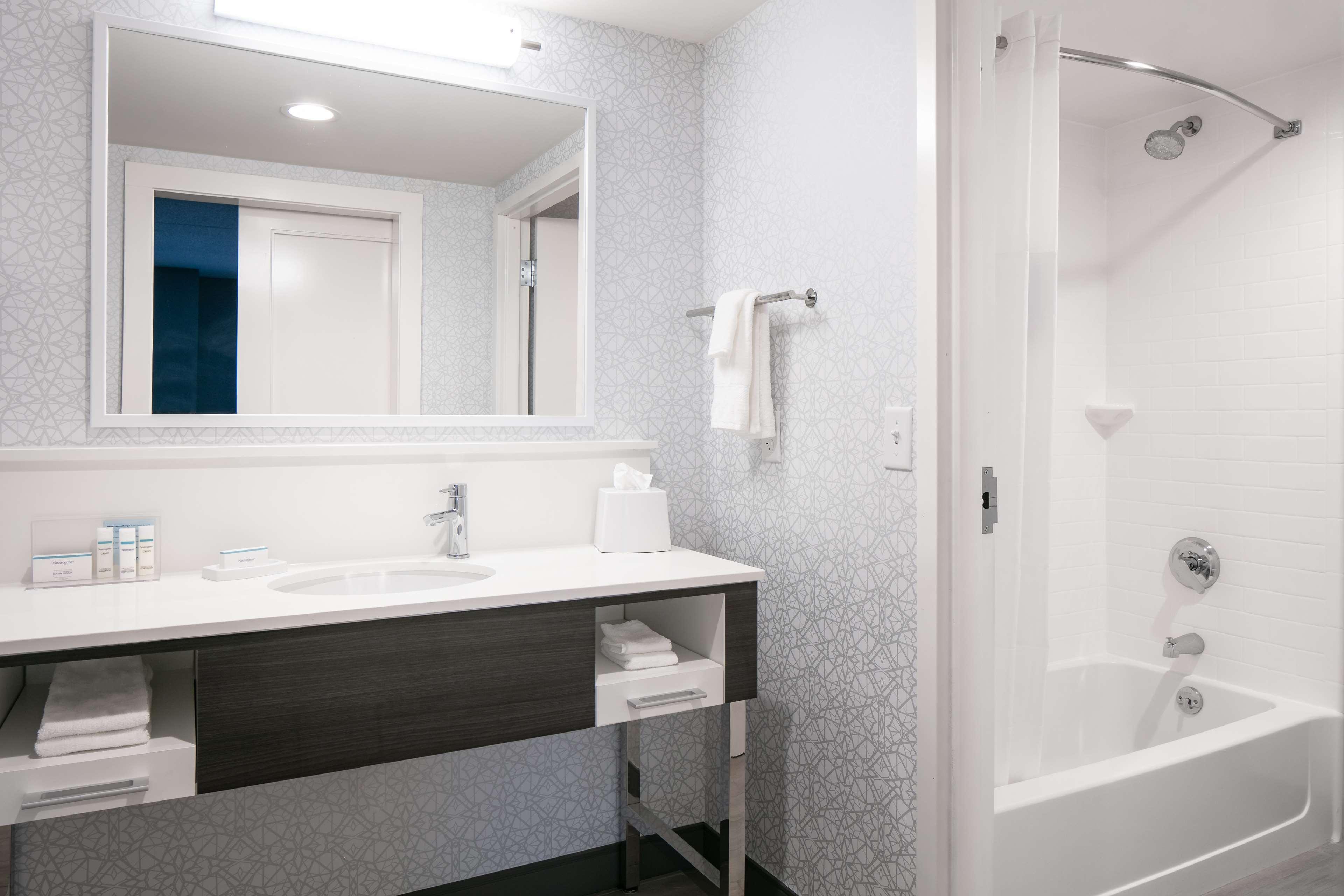 Hampton Inn Dubuque Εξωτερικό φωτογραφία
