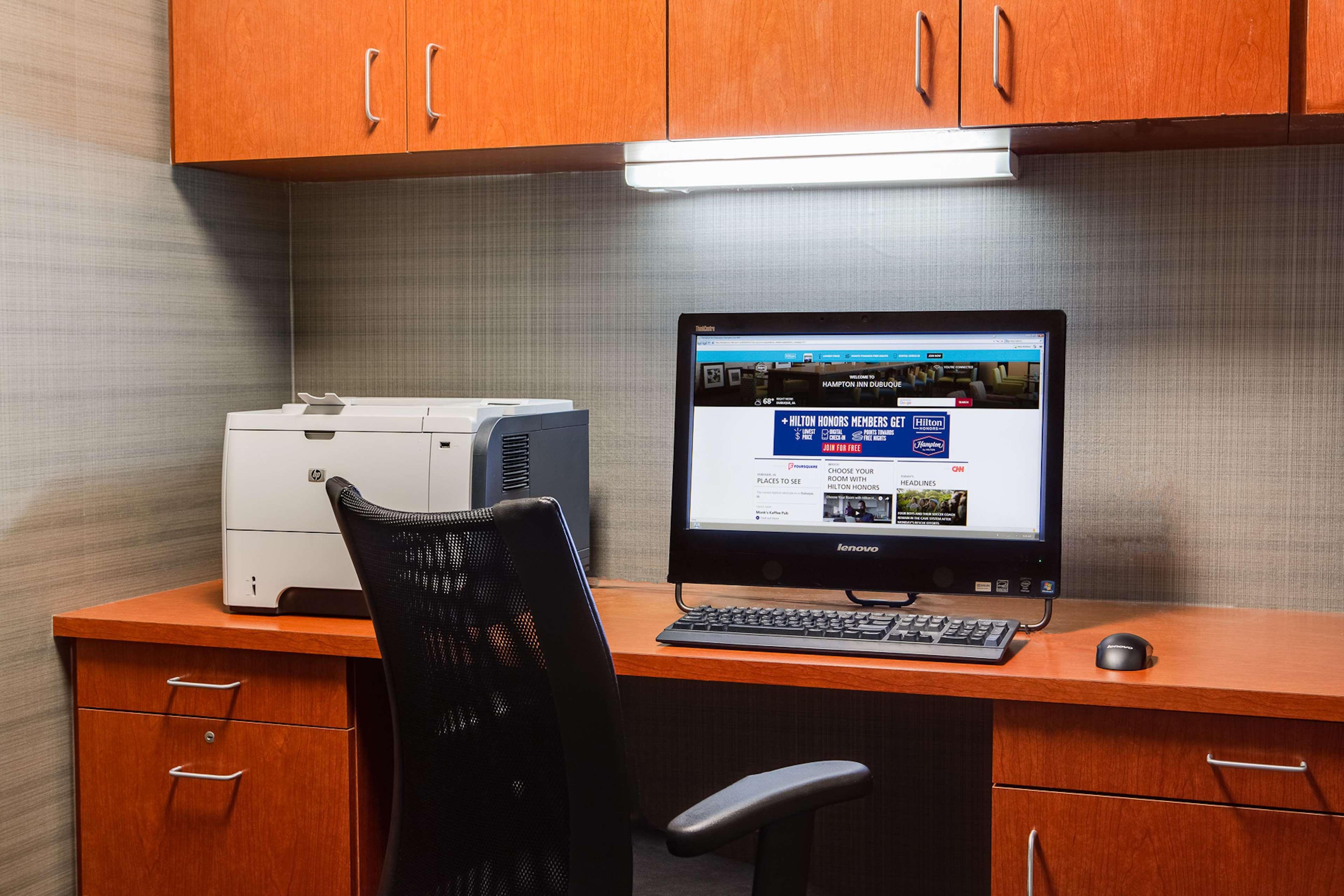 Hampton Inn Dubuque Εξωτερικό φωτογραφία