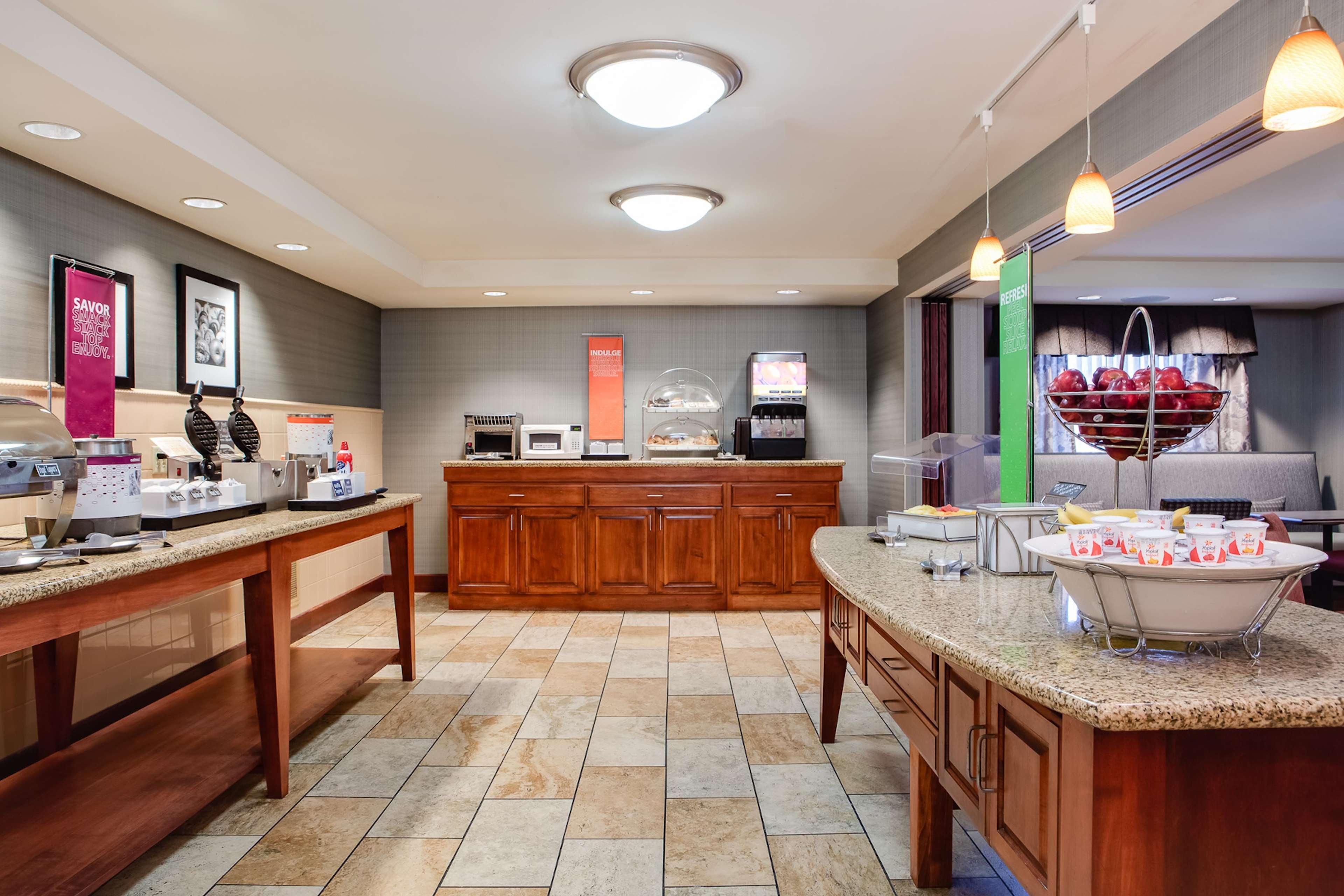 Hampton Inn Dubuque Εξωτερικό φωτογραφία