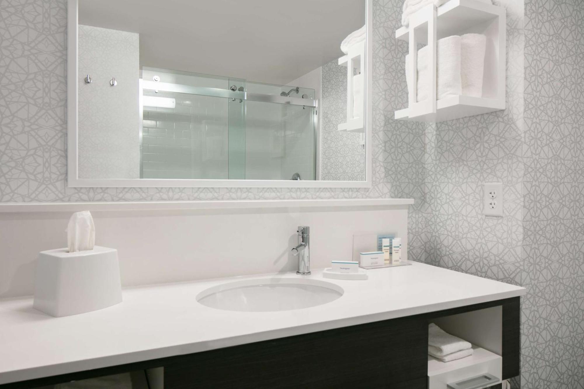 Hampton Inn Dubuque Εξωτερικό φωτογραφία