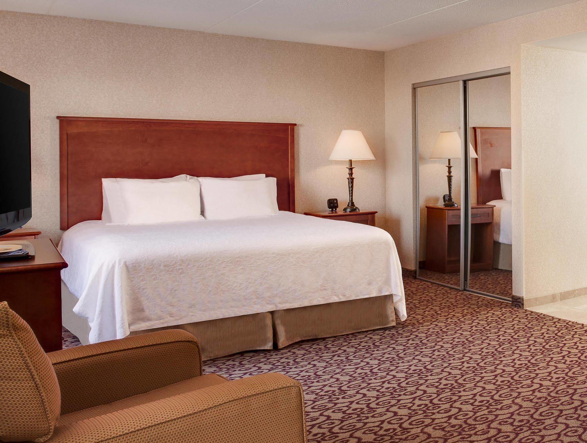 Hampton Inn Dubuque Εξωτερικό φωτογραφία