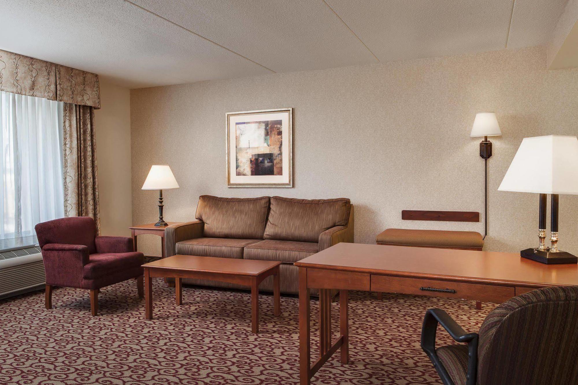 Hampton Inn Dubuque Εξωτερικό φωτογραφία
